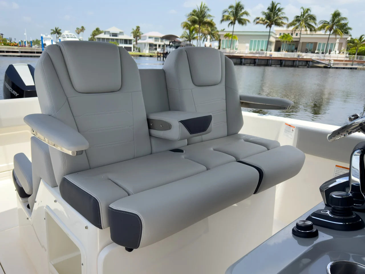 2026 Boston Whaler 330 Outrage 33.0 feet, Clearwater, Florida #14
