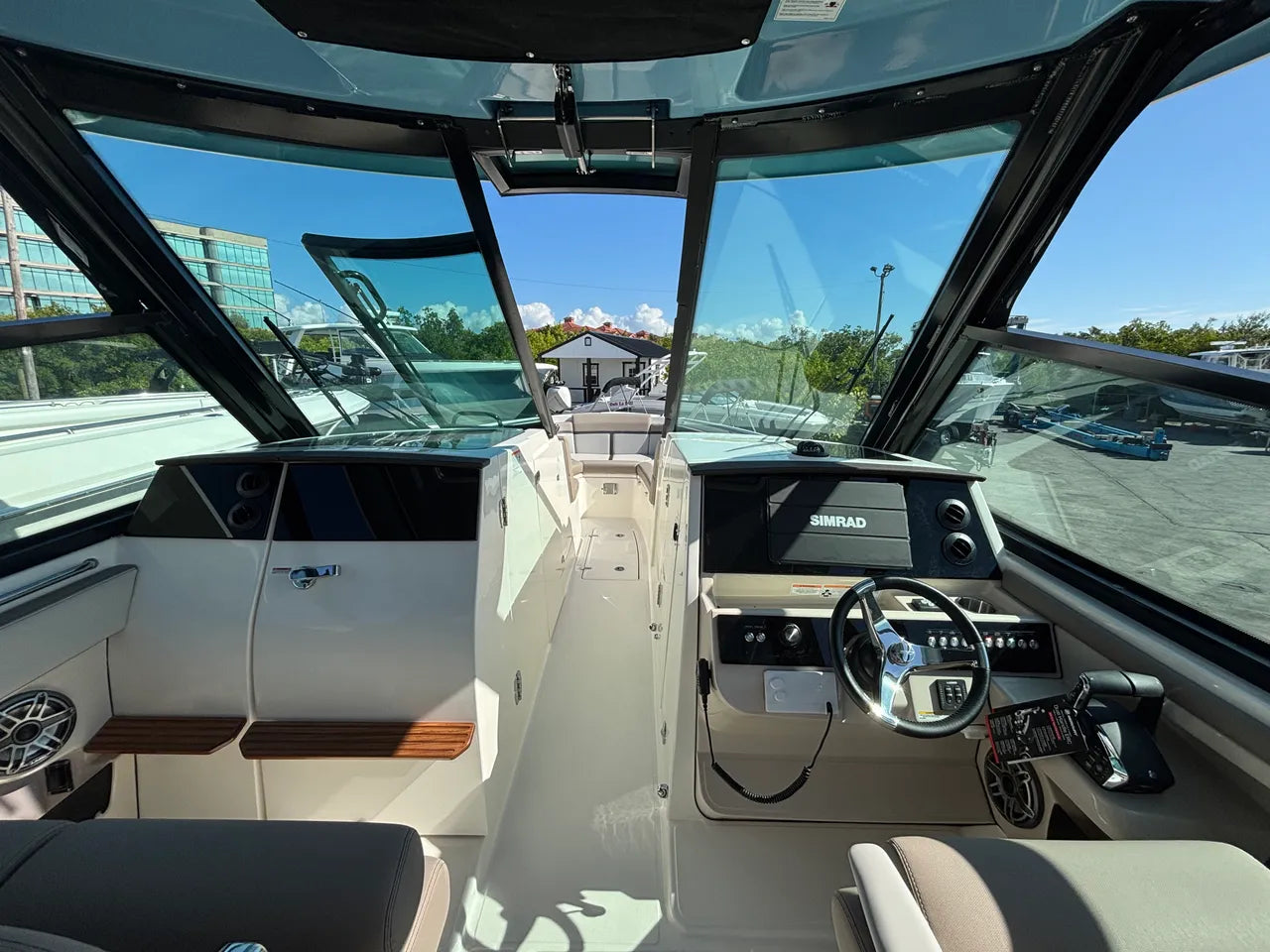 2026 Boston Whaler 330 Vantage 33.0 feet, Clearwater, Florida #19