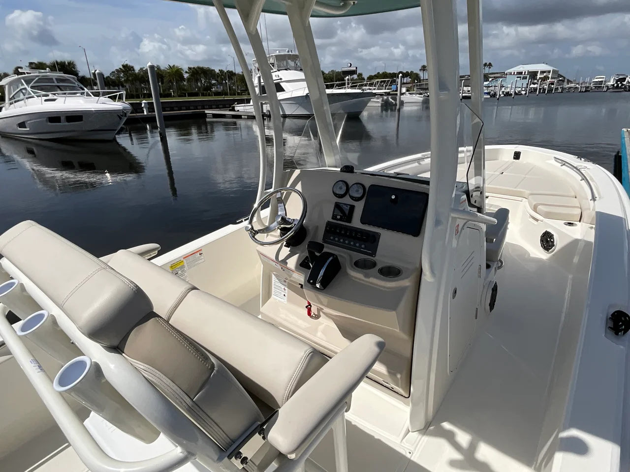 2026 Boston Whaler 250 Dauntless 25.0 feet, Clearwater, Florida #22