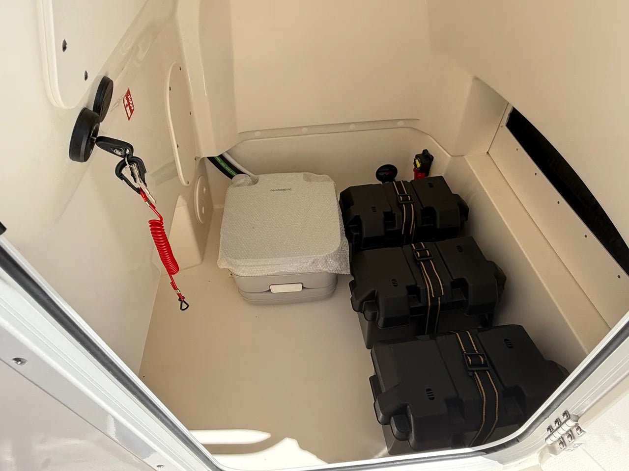 2026 Boston Whaler 250 Dauntless 25.0 feet, Clearwater, Florida #23