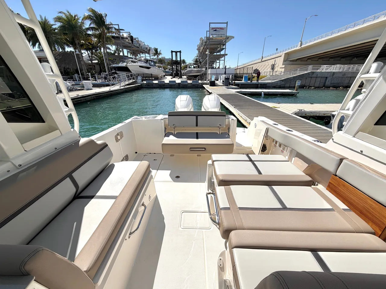 2026 Boston Whaler 330 Vantage 33.0 feet, Clearwater, Florida #9