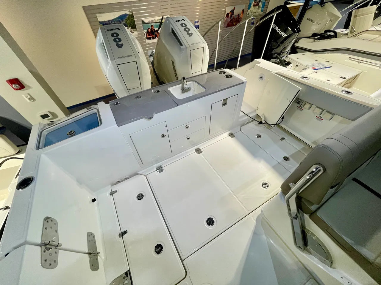 2026 Boston Whaler 330 Vantage 33.0 feet, Clearwater, Florida #2
