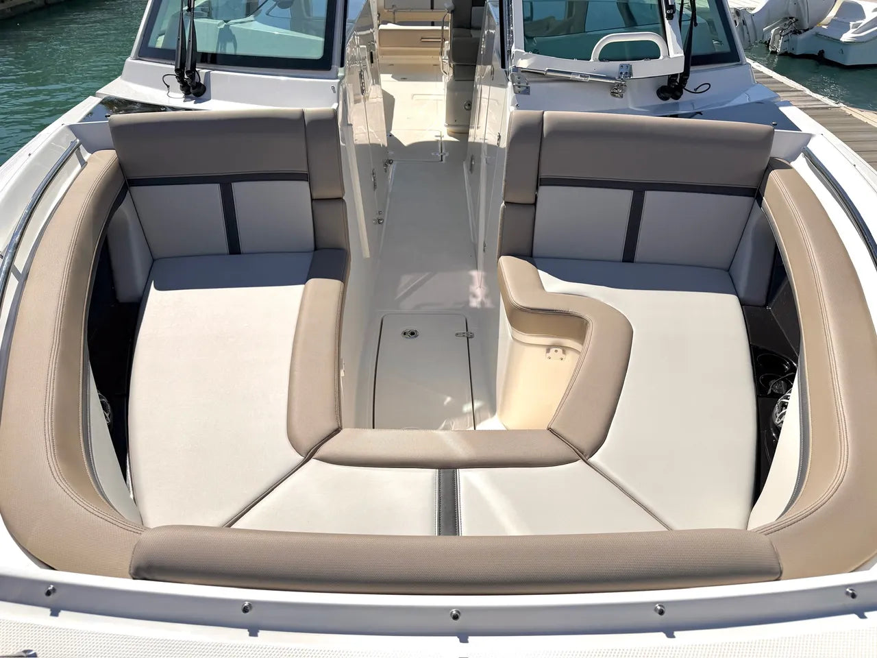 2026 Boston Whaler 330 Vantage 33.0 feet, Clearwater, Florida #27