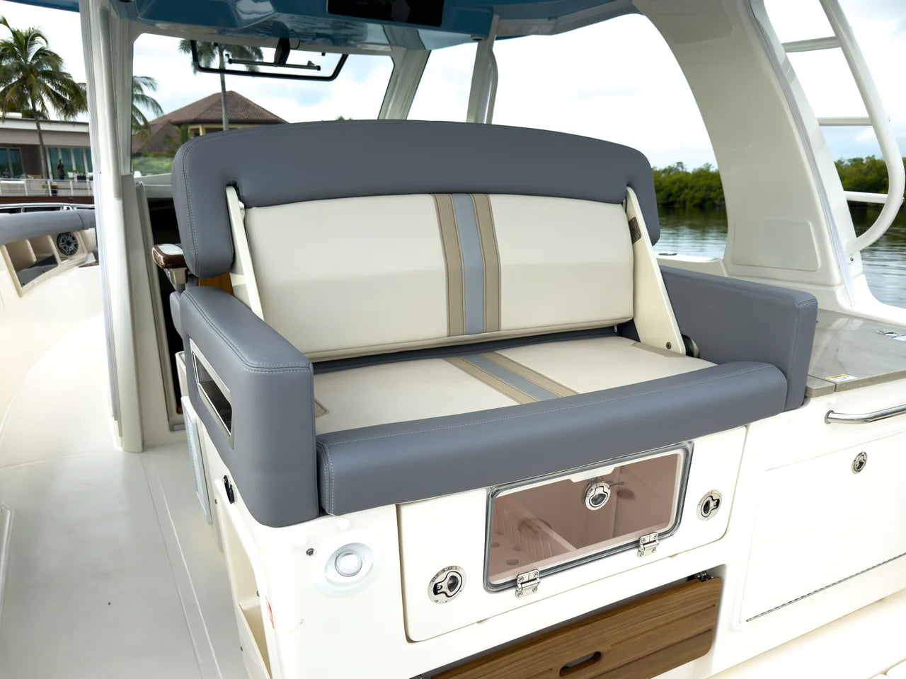 2026 Boston Whaler 350 Realm 35.0 feet, Clearwater, Florida #8