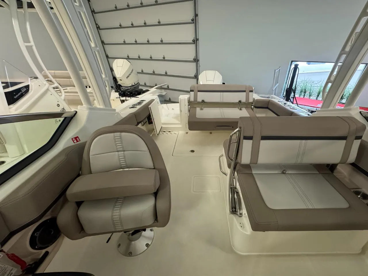 2026 Boston Whaler 240 Vantage 24.0 feet, Clearwater, Florida #17