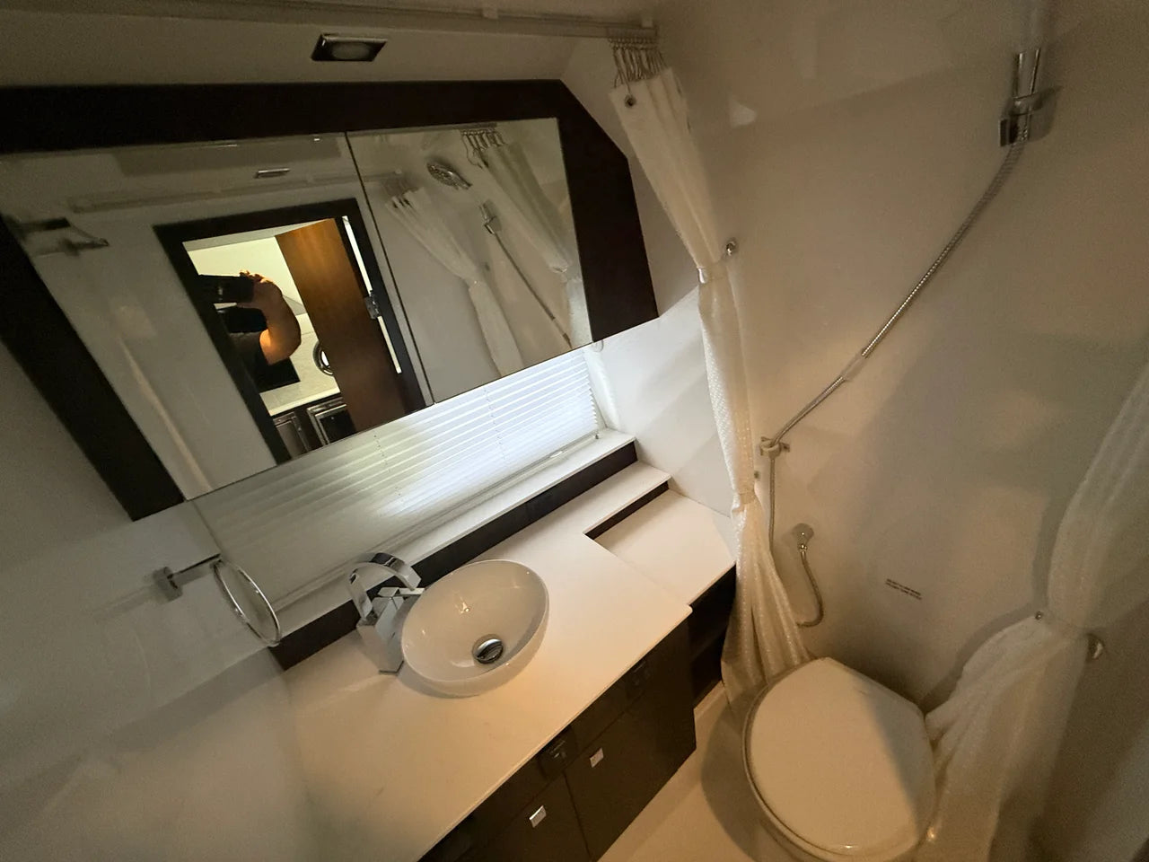 2027 Cruisers Yachts 42 GLS Outboard 42.0 feet, Clearwater, Florida #25