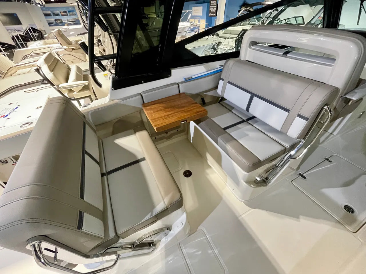 2026 Boston Whaler 330 Vantage 33.0 feet, Clearwater, Florida #11