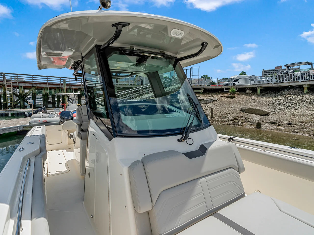2026 Boston Whaler 330 Outrage 33.0 feet, Clearwater, Florida #31