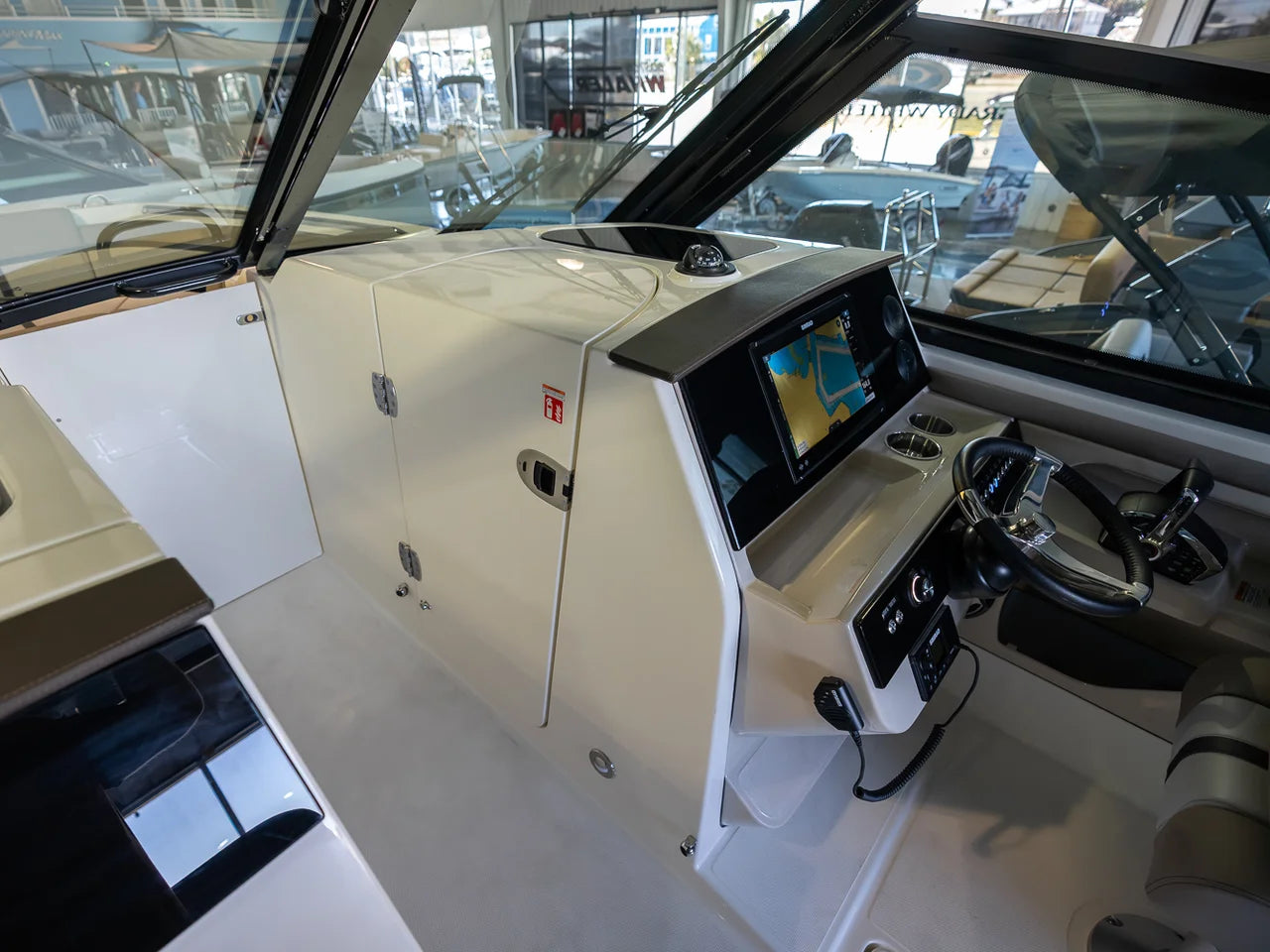 2026 Boston Whaler 330 Vantage 33.0 feet, Clearwater, Florida #27