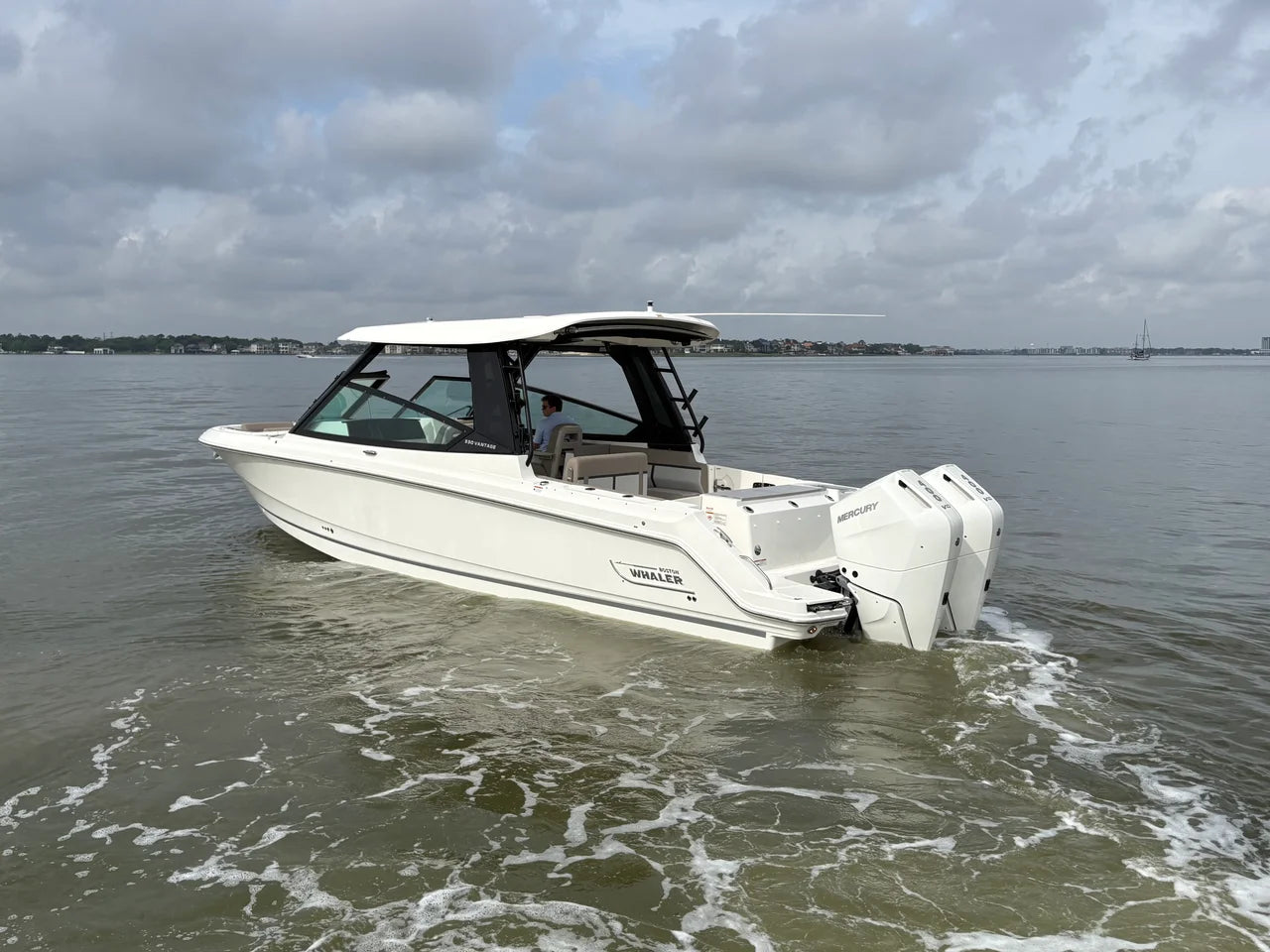 2025 Boston Whaler 330 Vantage 33.0 feet, Clearwater, Florida #2