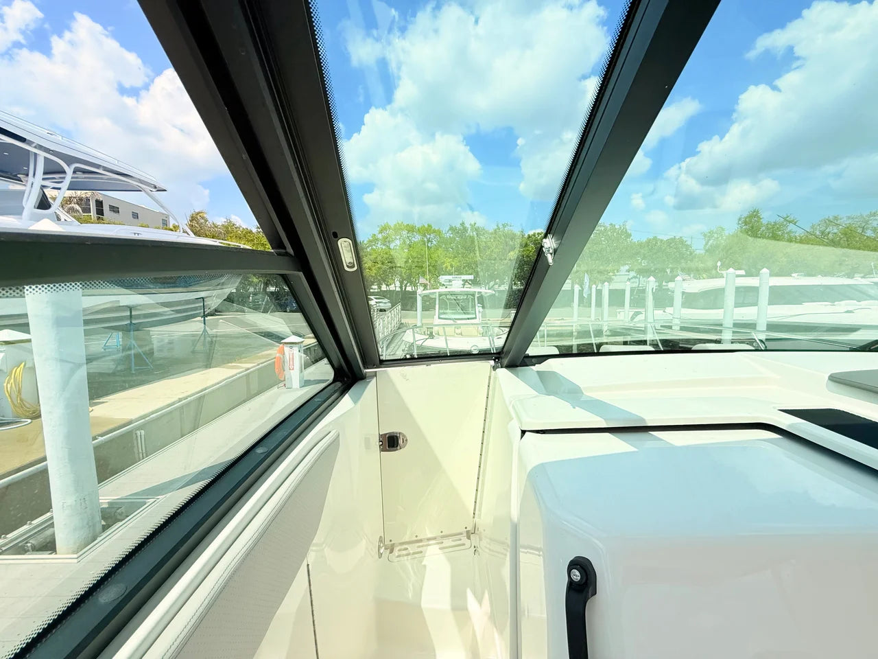 2026 Sea Ray Sundancer 320 Outboard 32.0 feet, Clearwater, Florida #59