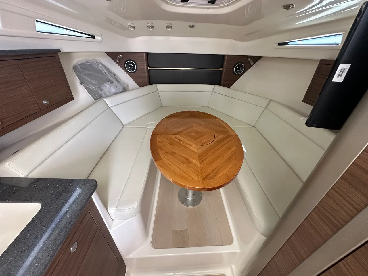 2025 Boston Whaler 325 Conquest 32.0 feet, Clearwater, Florida #33