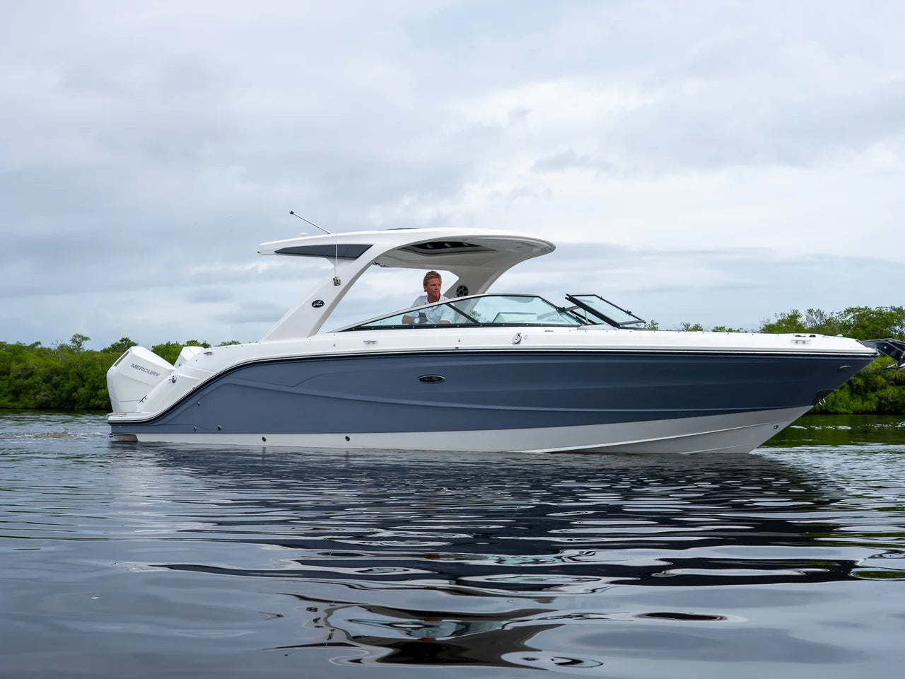 2027 Sea Ray SLX 310 Outboard 31.0 feet, Clearwater, Florida #1