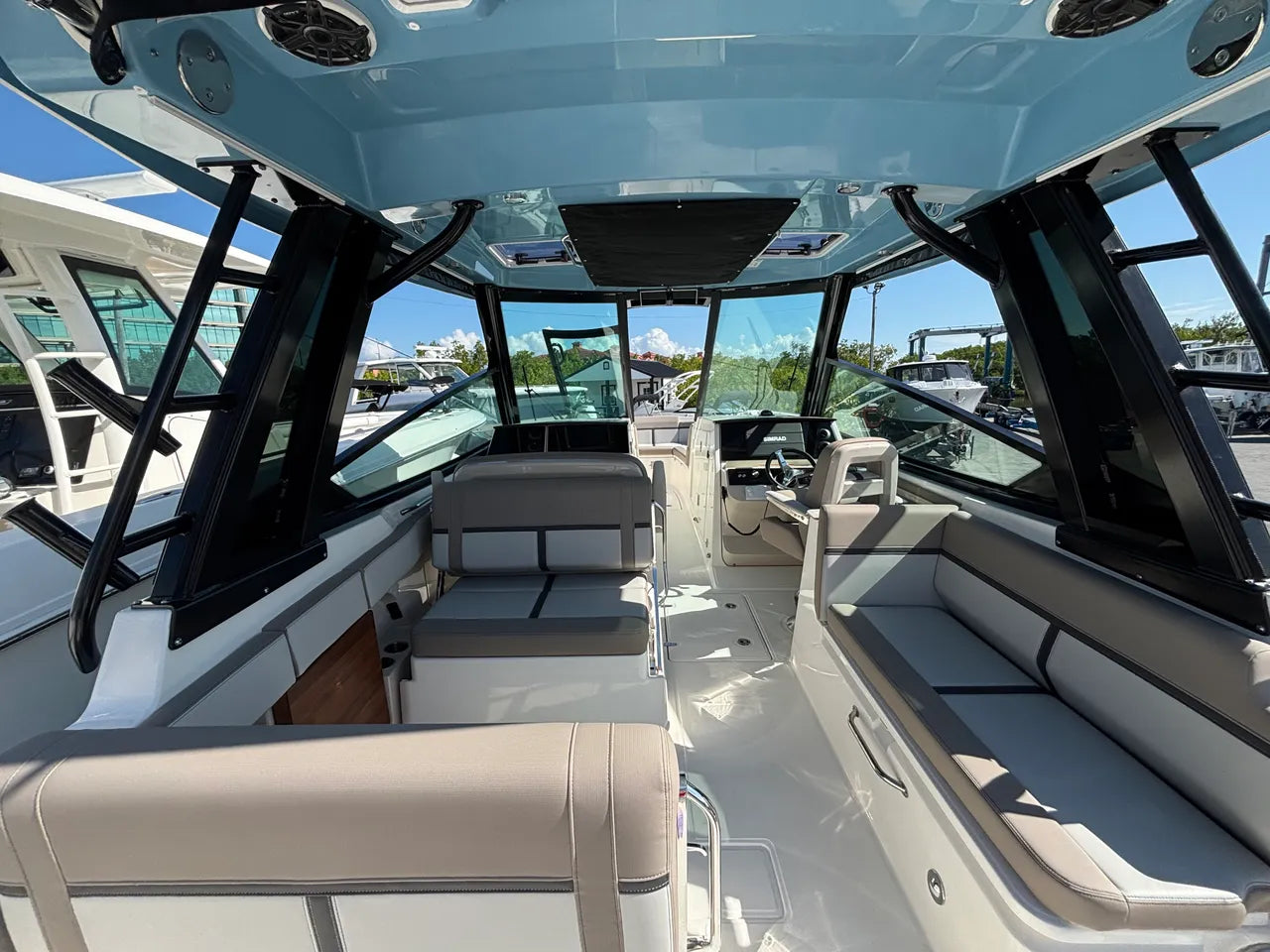 2026 Boston Whaler 330 Vantage 33.0 feet, Clearwater, Florida #8