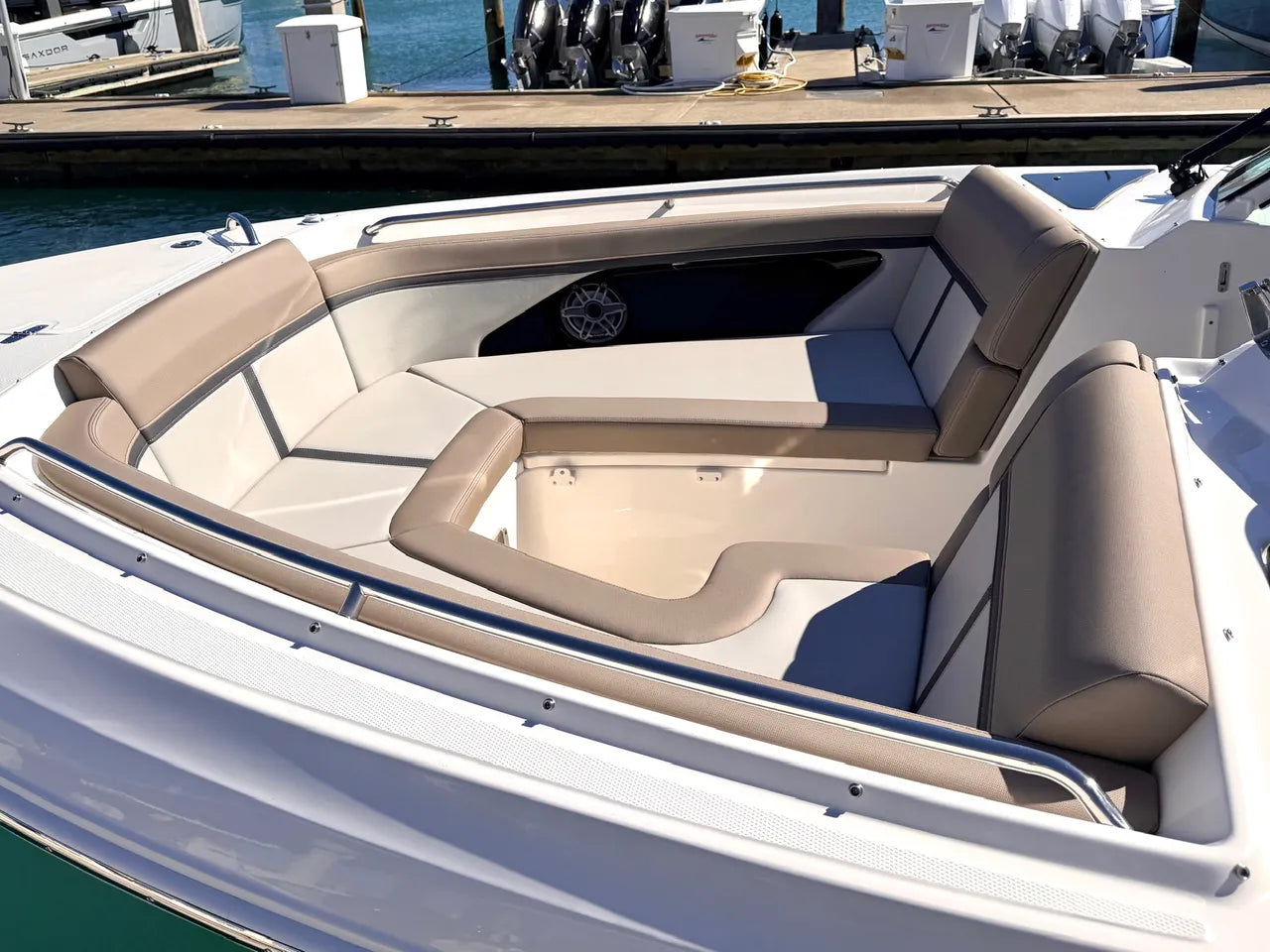 2026 Boston Whaler 330 Vantage 33.0 feet, Clearwater, Florida #23