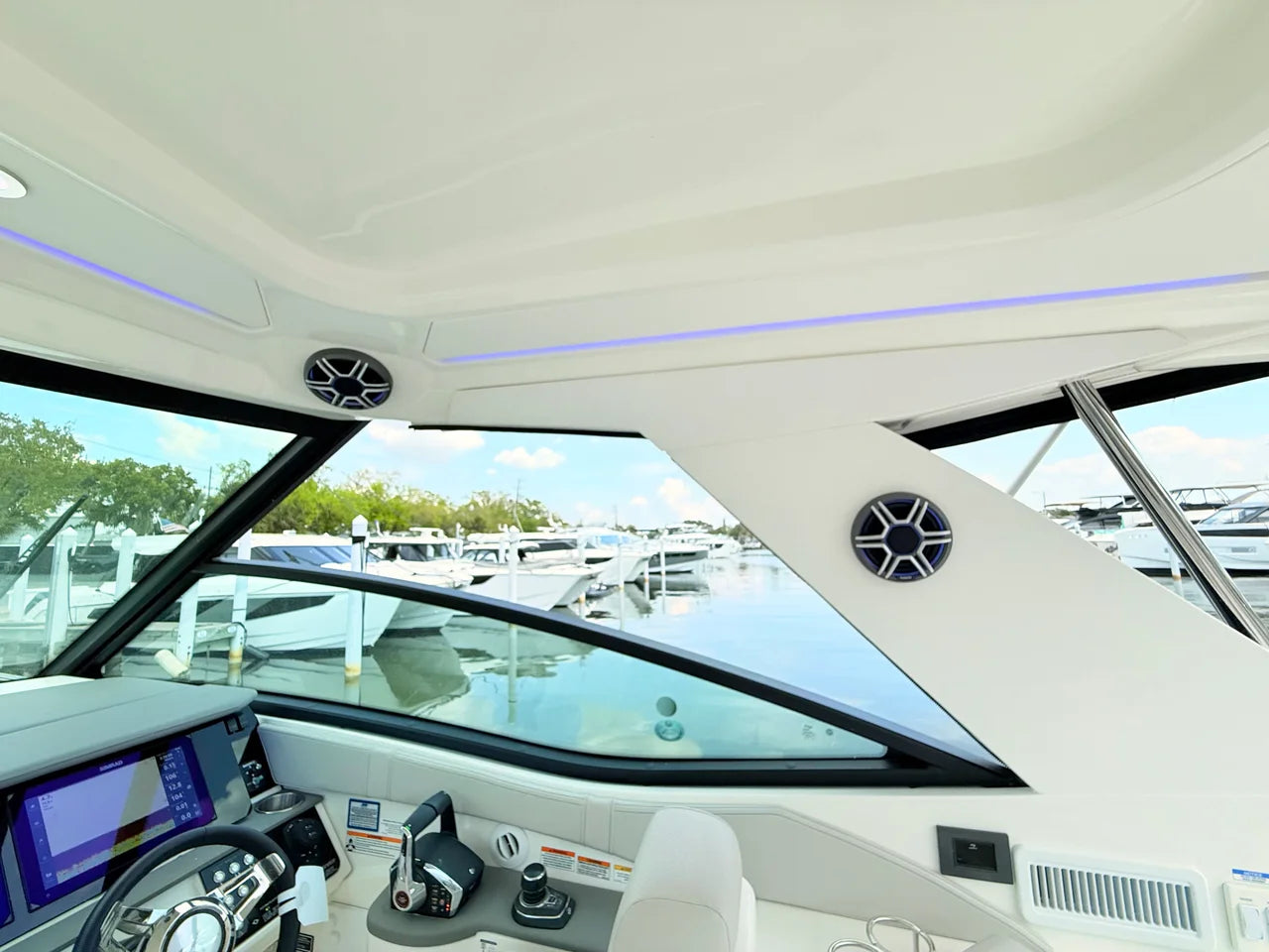 2026 Sea Ray Sundancer 320 Outboard 32.0 feet, Clearwater, Florida #52