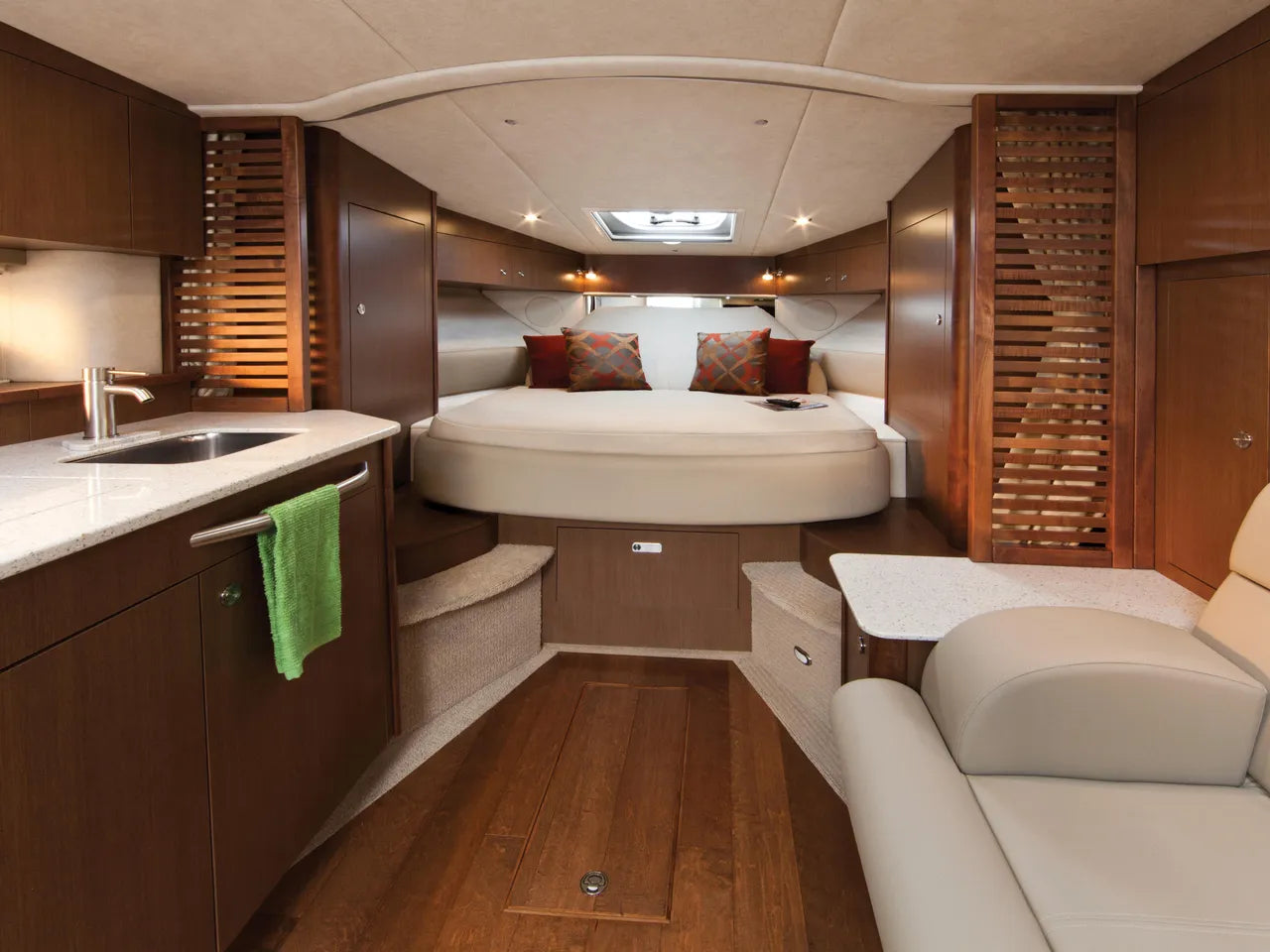 2025 Sea Ray Sundancer 370 Outboard 37.0 feet, Clearwater, Florida #42