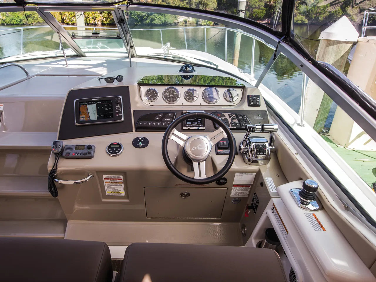 2025 Sea Ray Sundancer 370 Outboard 37.0 feet, Clearwater, Florida #40