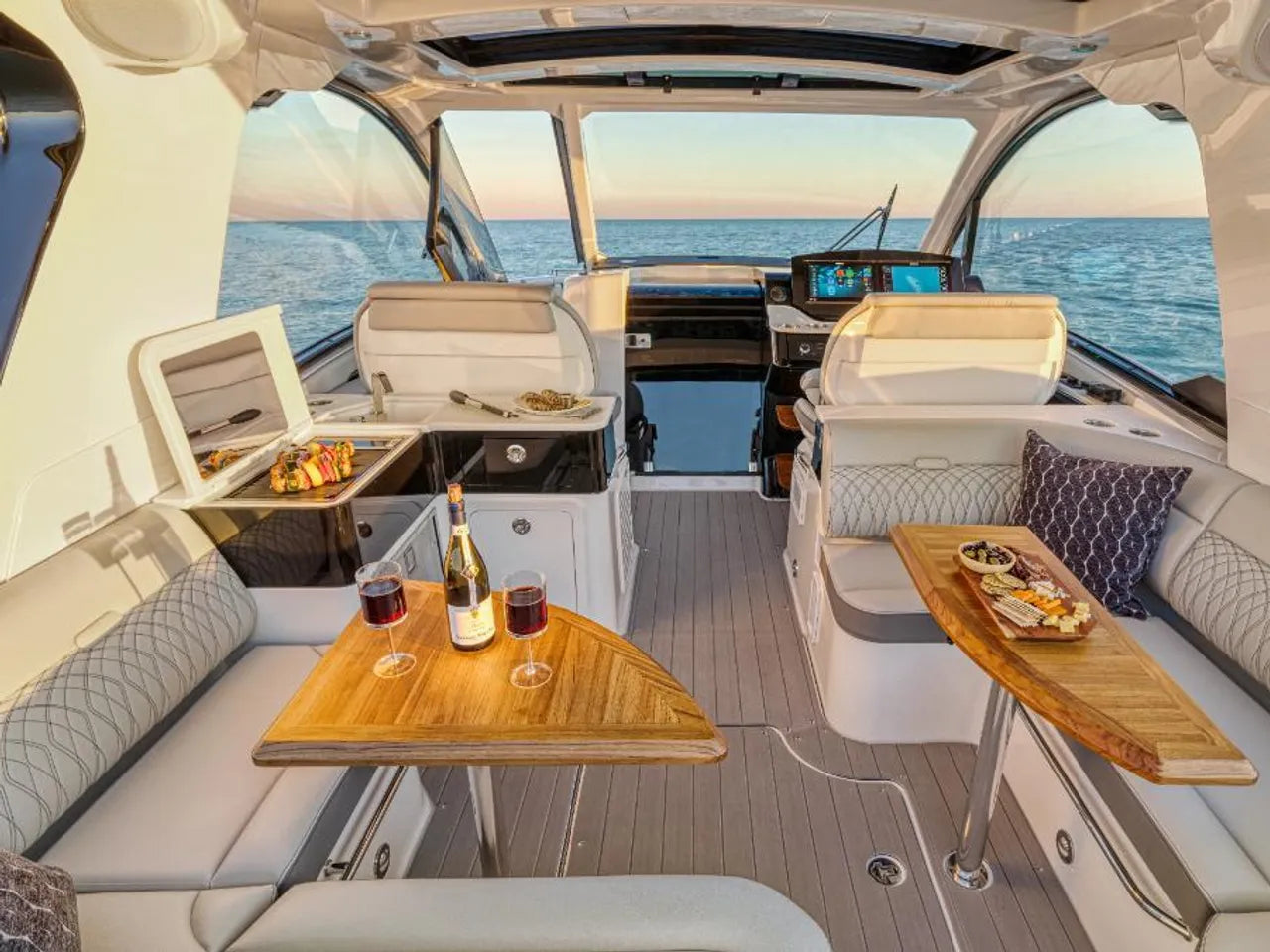 2025 Sea Ray Sundancer 370 Outboard 37.0 feet, Clearwater, Florida #27
