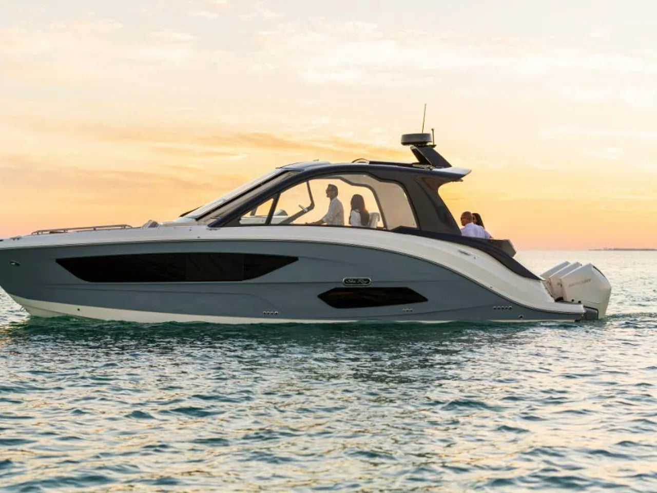 2025 Sea Ray Sundancer 370 Outboard 37.0 feet, Clearwater, Florida #2