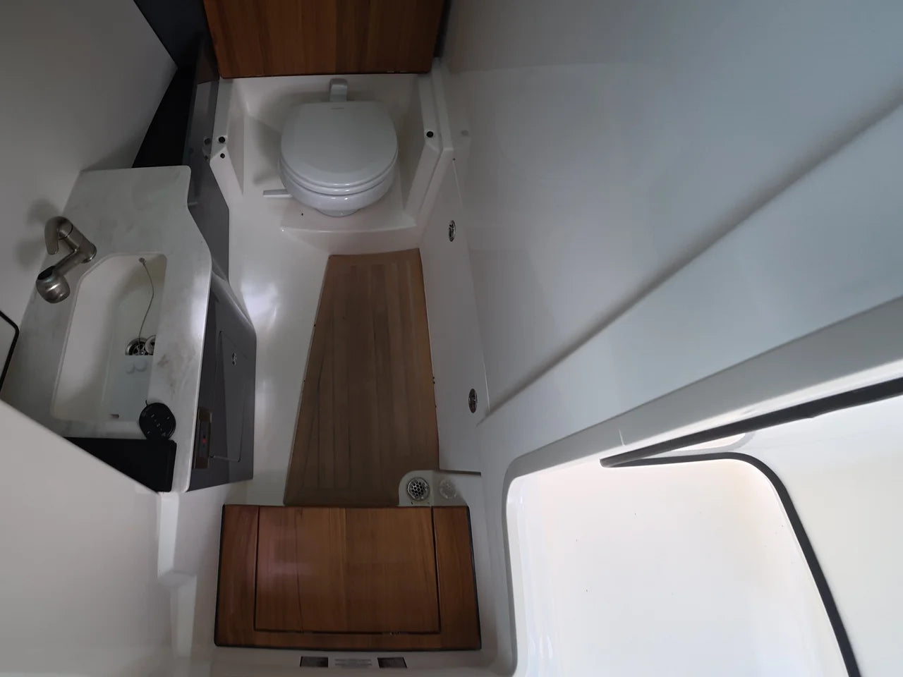 2025 Boston Whaler 330 Vantage 33.0 feet, Clearwater, Florida #28
