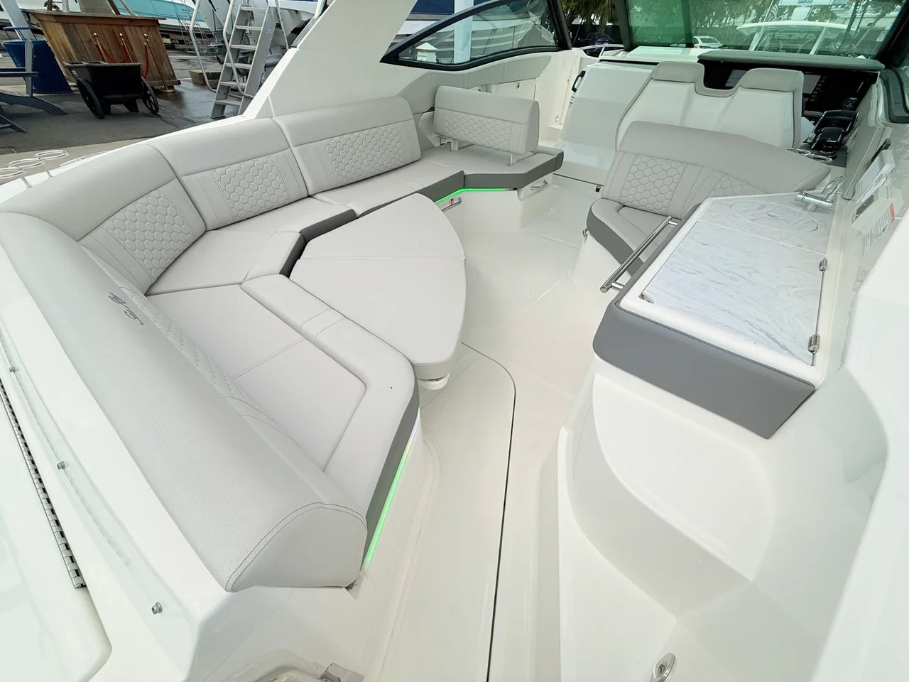 2026 Sea Ray Sundancer 320 Outboard 32.0 feet, Clearwater, Florida #31
