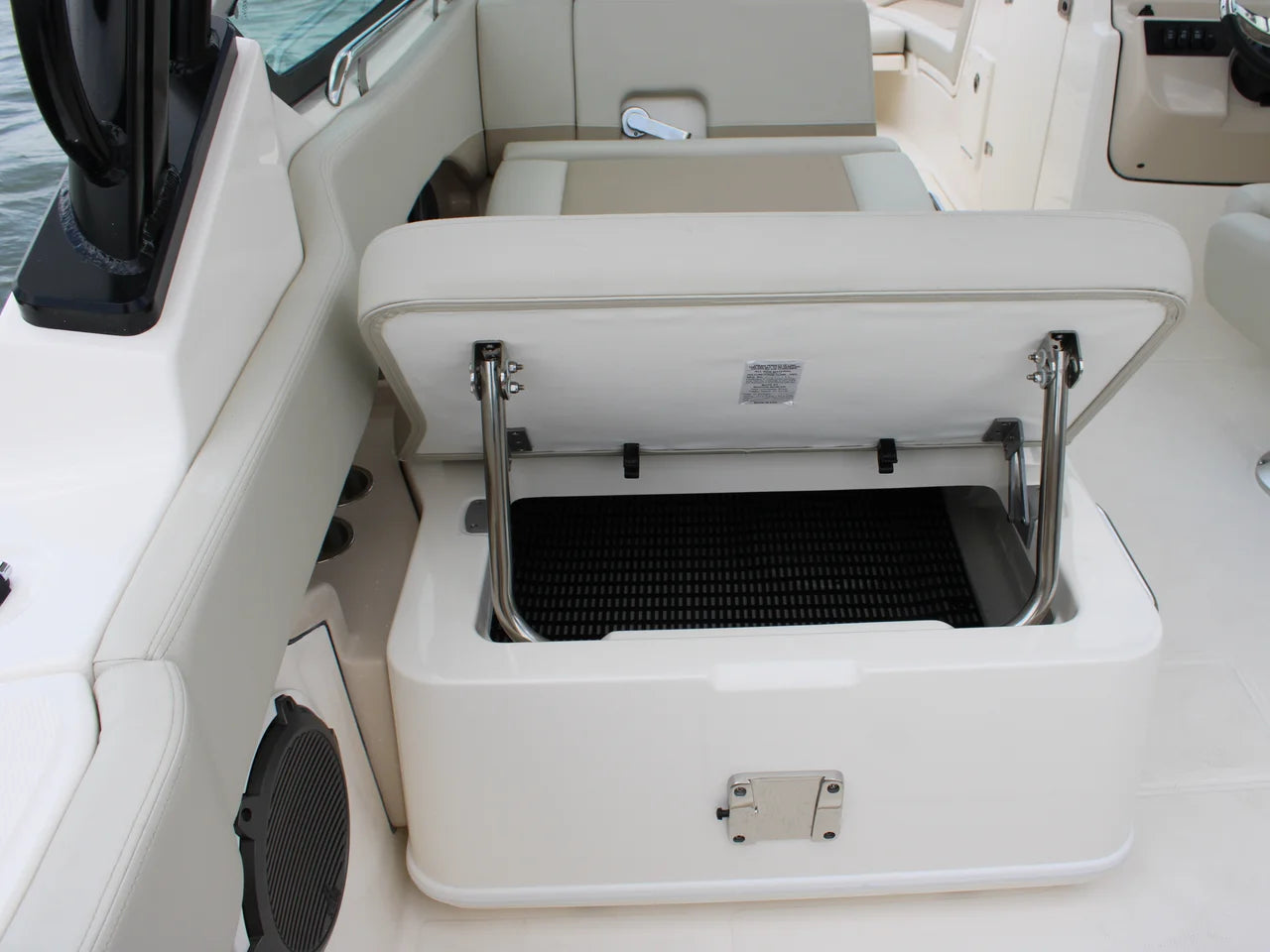 2026 Boston Whaler 240 Vantage 24.0 feet, Clearwater, Florida #34