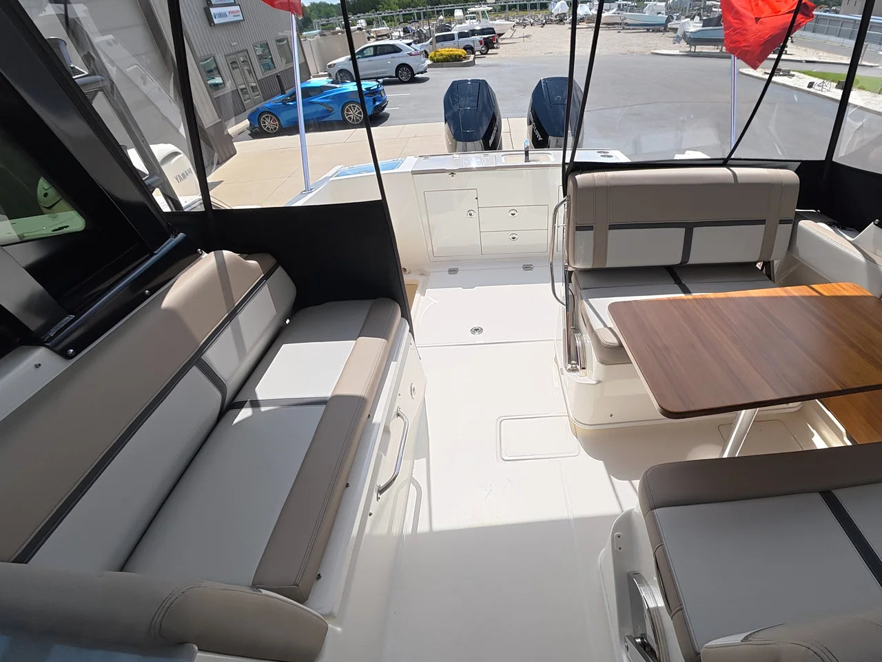 2025 Boston Whaler 330 Vantage 33.0 feet, Clearwater, Florida #16