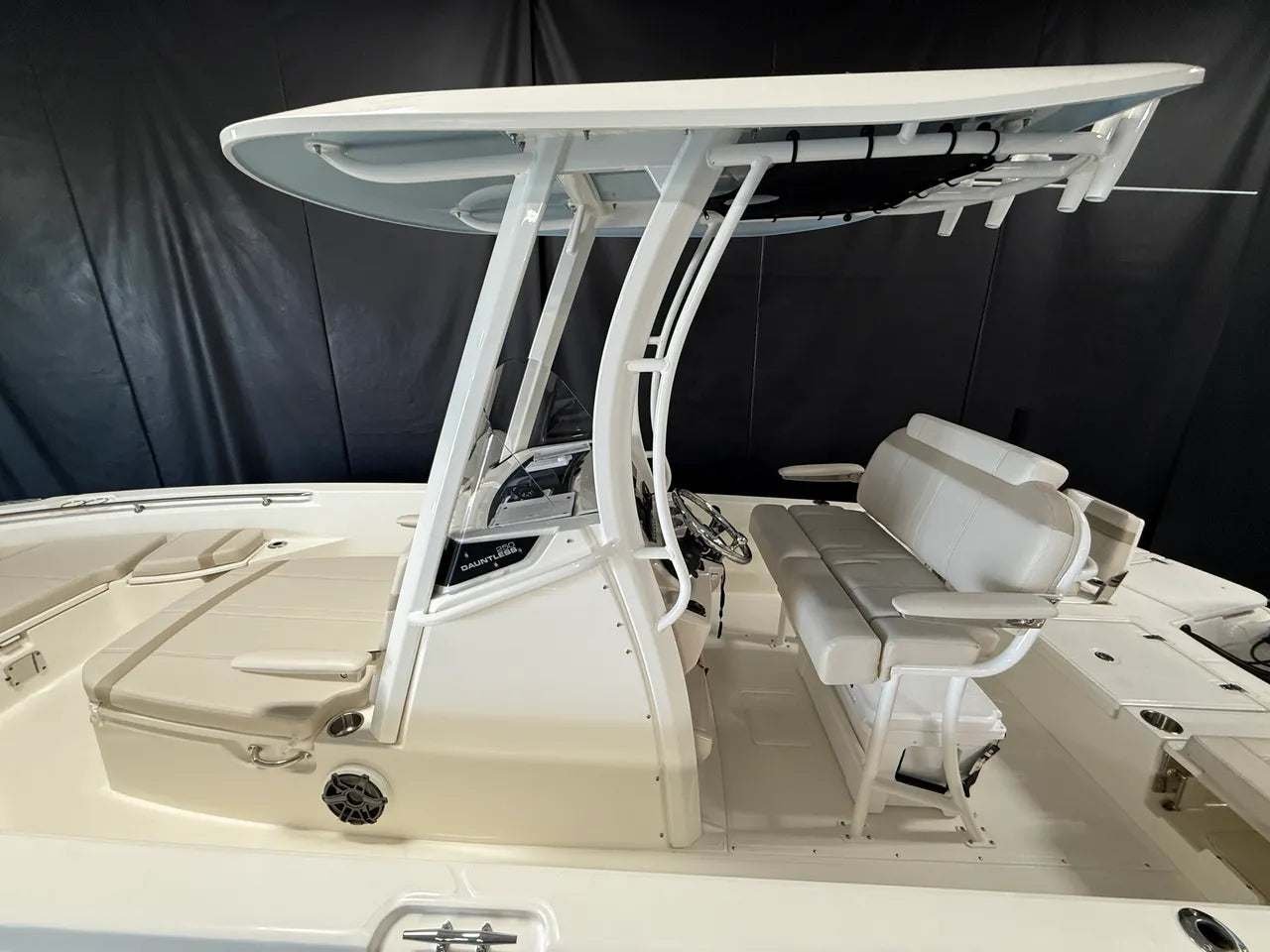 2026 Boston Whaler 250 Dauntless 25.0 feet, Clearwater, Florida #8