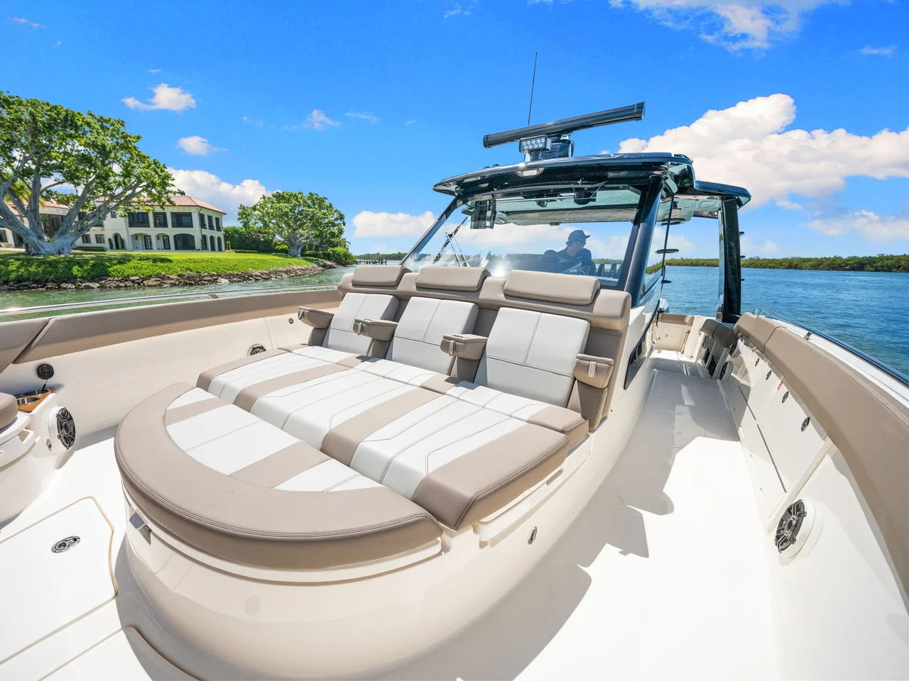 2026 Boston Whaler 420 Outrage 42.0 feet, Clearwater, Florida #25