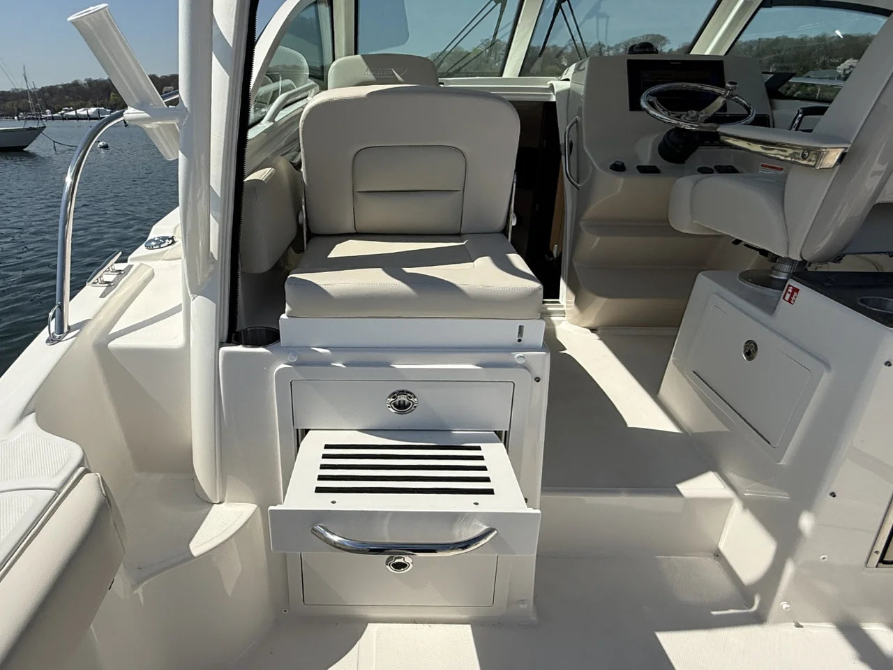 2026 Boston Whaler 285 Conquest 28.0 feet, Clearwater, Florida #17