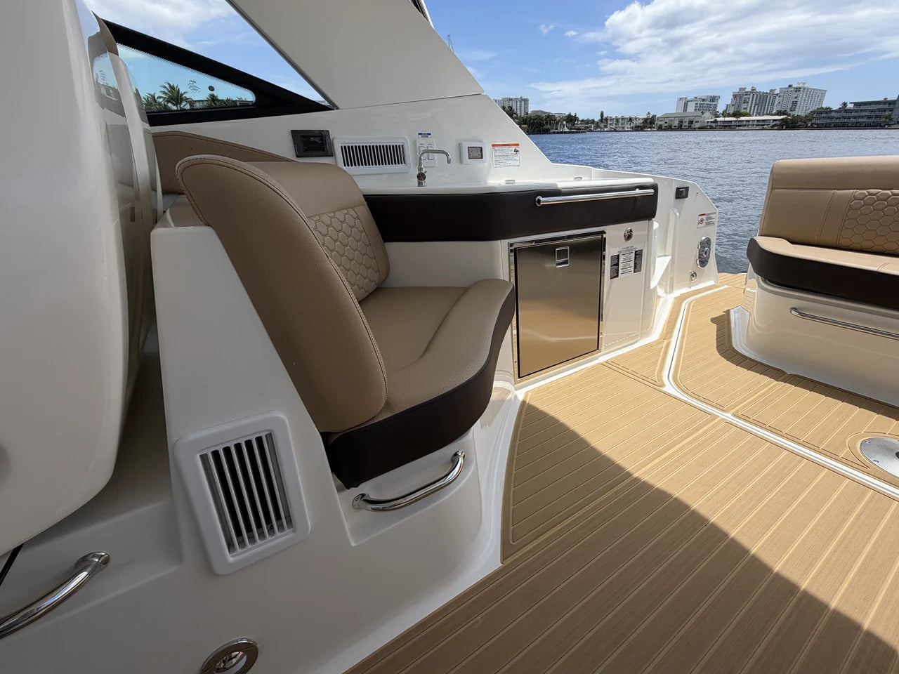2026 Sea Ray Sundancer 320 Outboard 32.0 feet, Clearwater, Florida #28