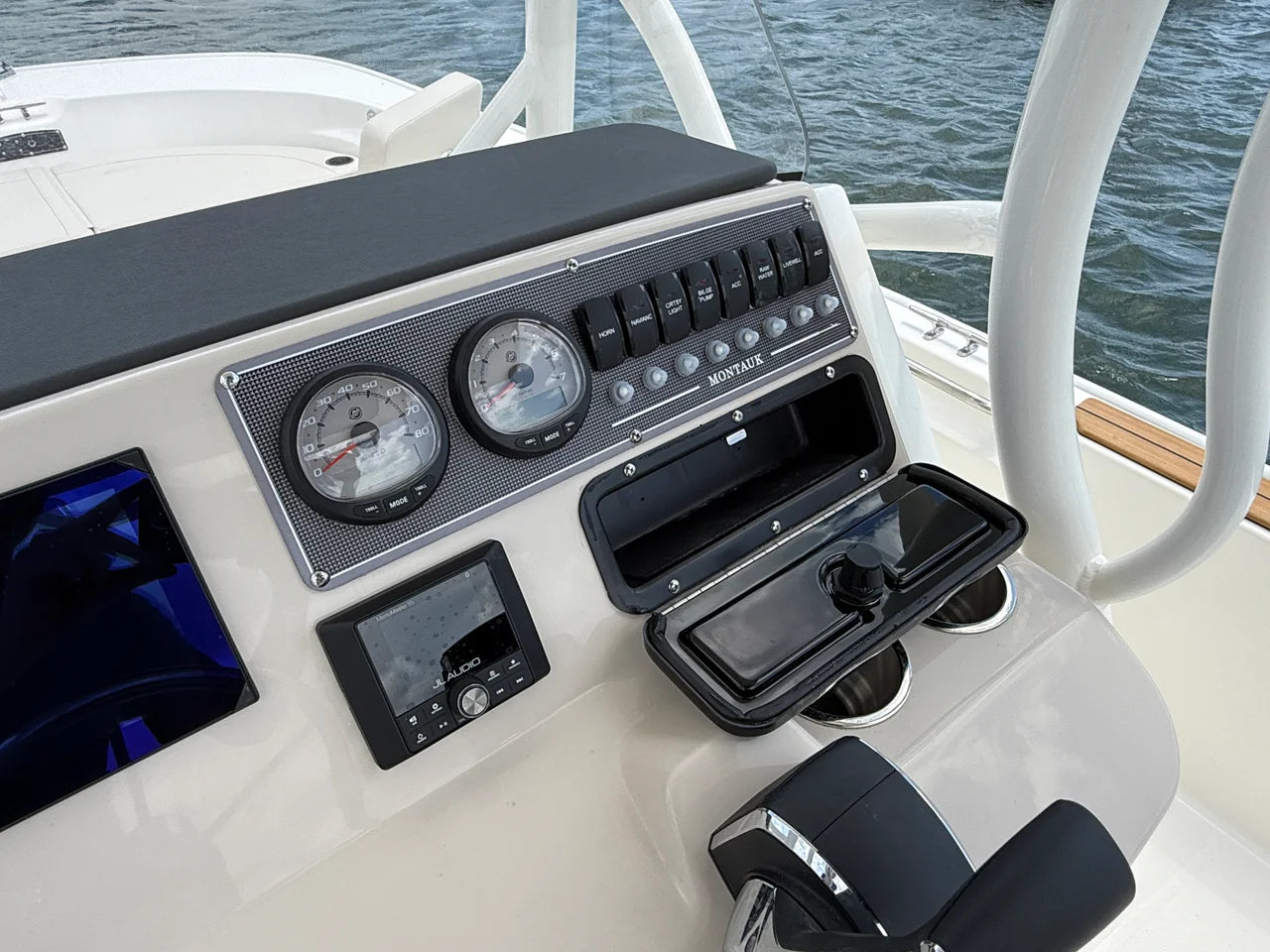 2027 Boston Whaler 210 Montauk 21.0 feet, Clearwater, Florida #17