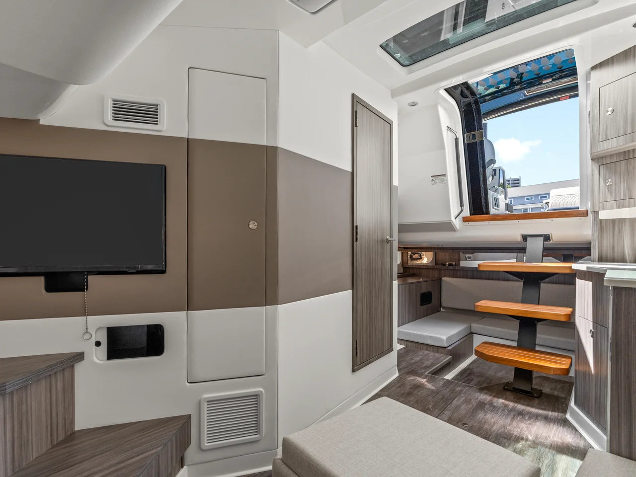 2026 Sea Ray Sundancer 370 Outboard 37.0 feet, Clearwater, Florida #30