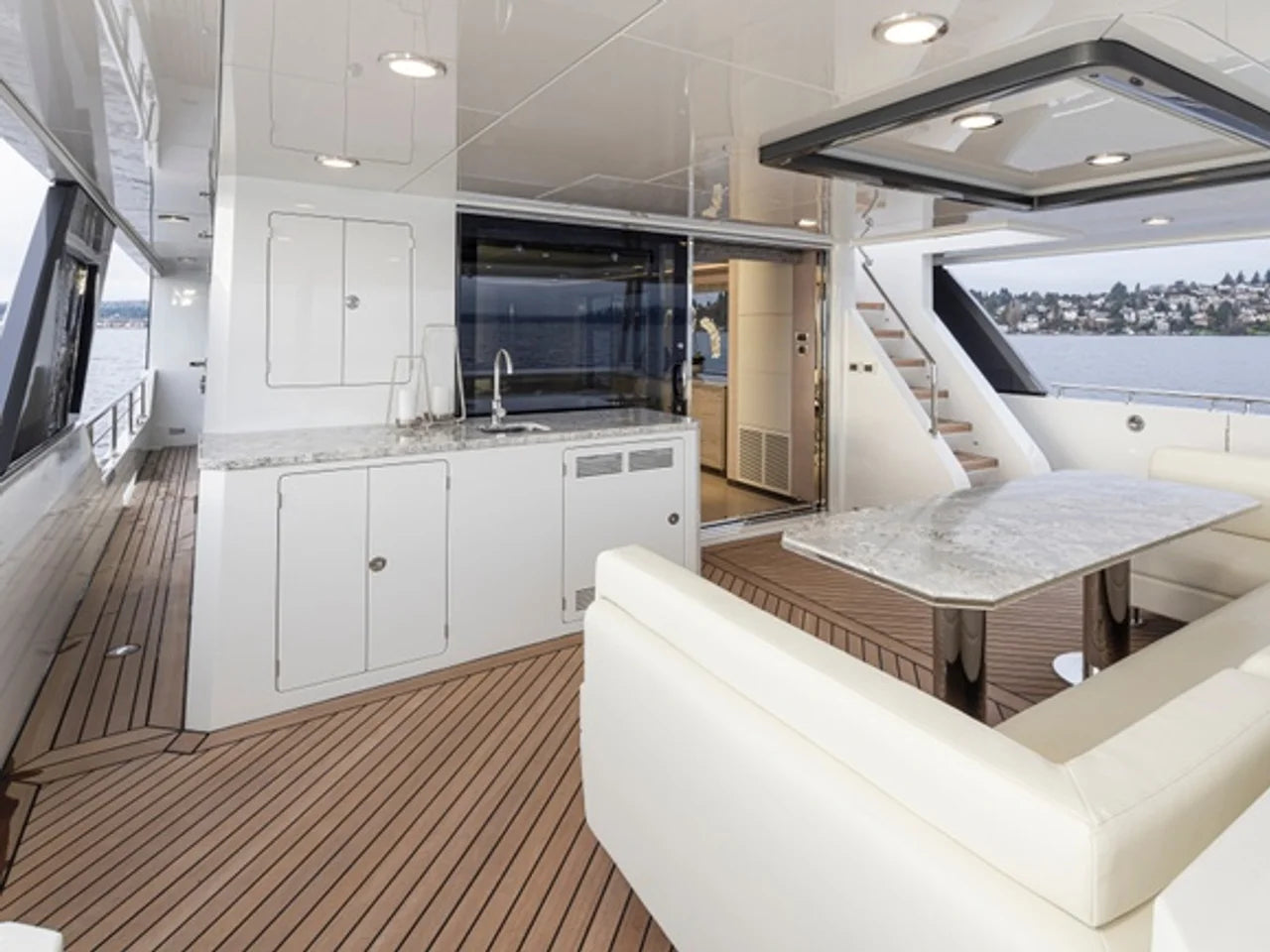 2027 Ocean Alexander 27R 93.0 feet, Clearwater, Florida #15
