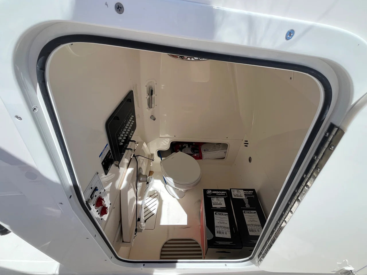 2026 Boston Whaler 250 Outrage 25.0 feet, Clearwater, Florida #12