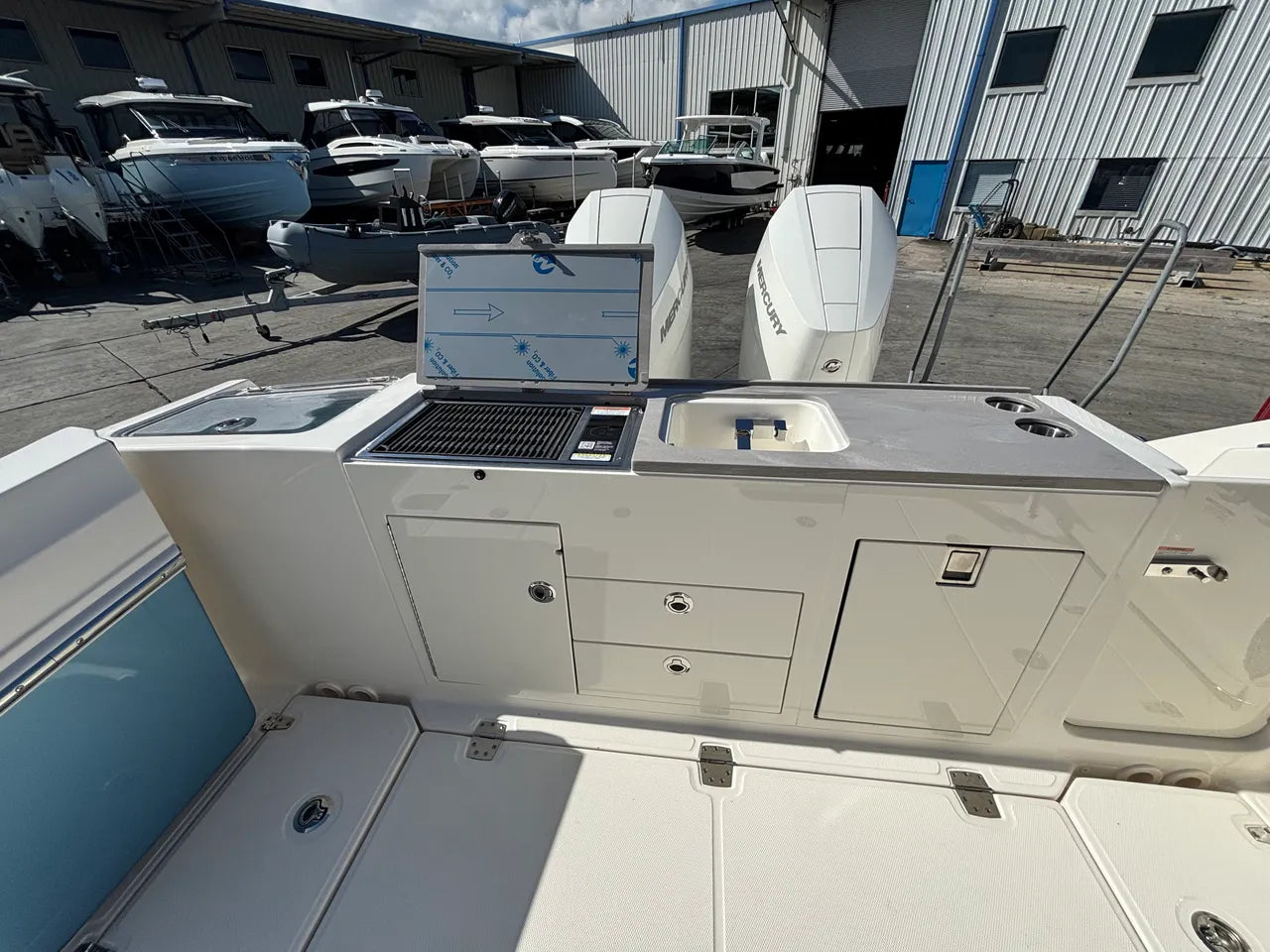 2026 Boston Whaler 330 Vantage 33.0 feet, Clearwater, Florida #9