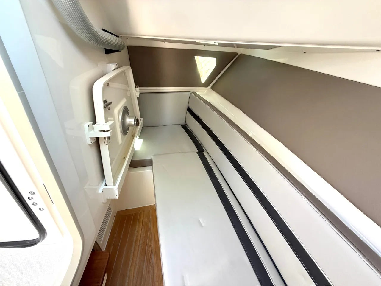2026 Boston Whaler 330 Vantage 33.0 feet, Clearwater, Florida #30