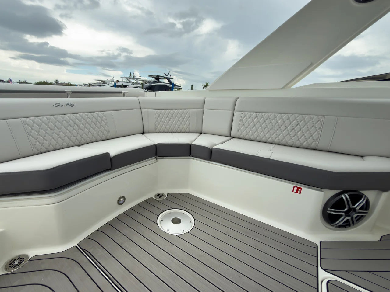 2027 Sea Ray SLX 310 Outboard 31.0 feet, Clearwater, Florida #13