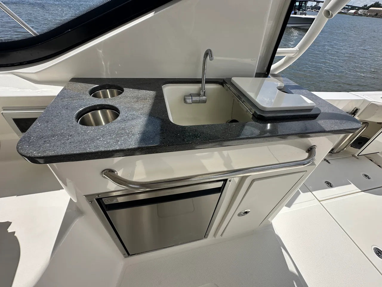 2025 Boston Whaler 325 Conquest 32.0 feet, Clearwater, Florida #26