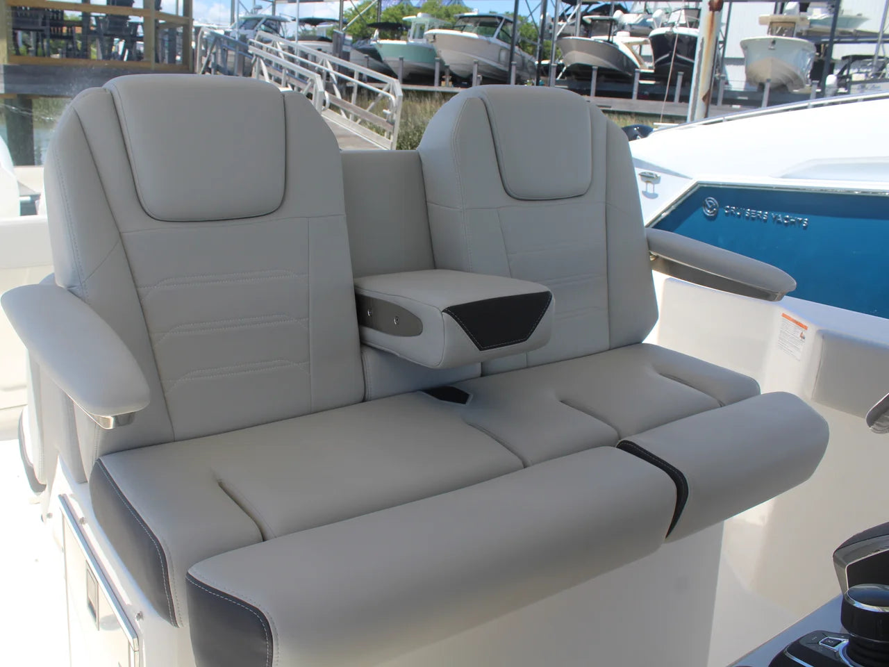 2026 Boston Whaler 330 Outrage 33.0 feet, Clearwater, Florida #22