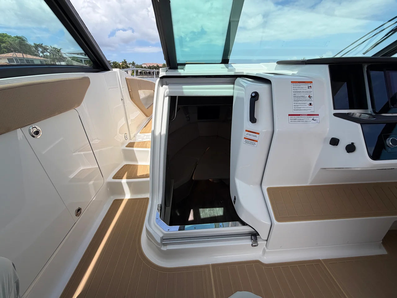 2026 Sea Ray Sundancer 320 Outboard 32.0 feet, Clearwater, Florida #52