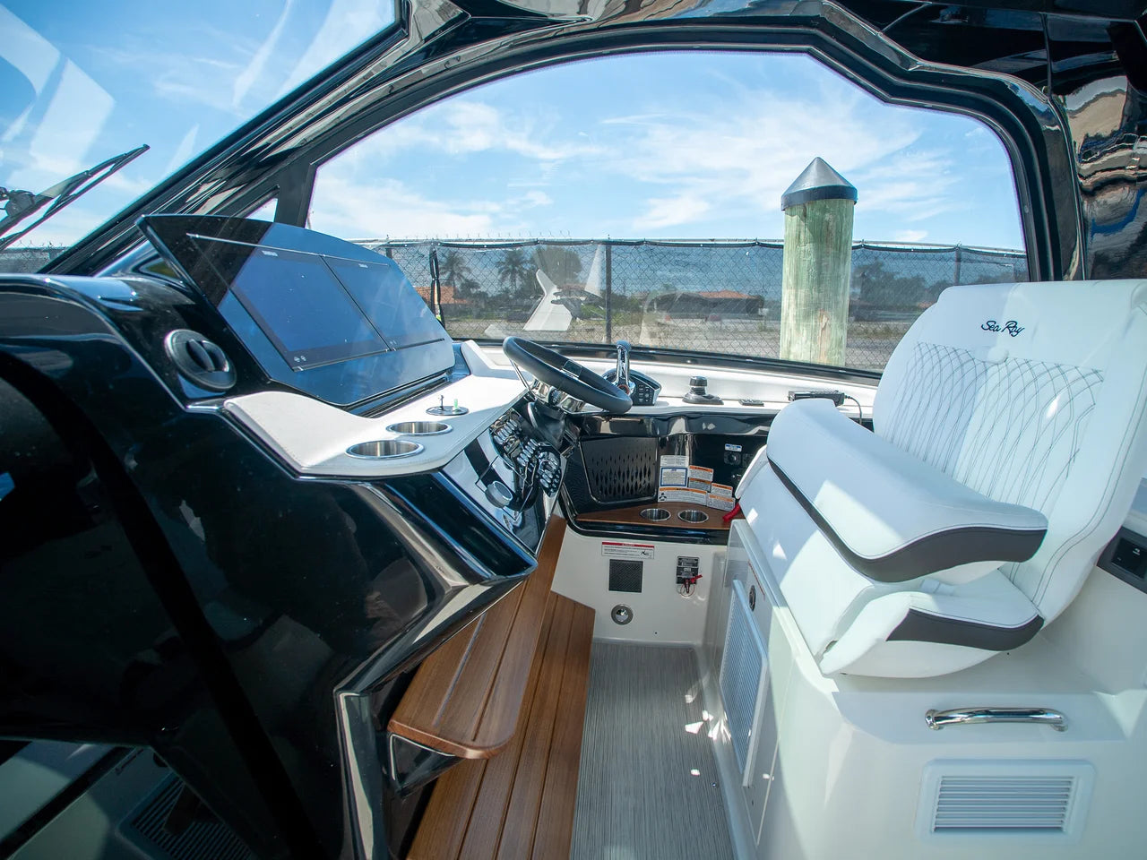2026 Sea Ray Sundancer 370 Outboard 37.0 feet, Clearwater, Florida #9
