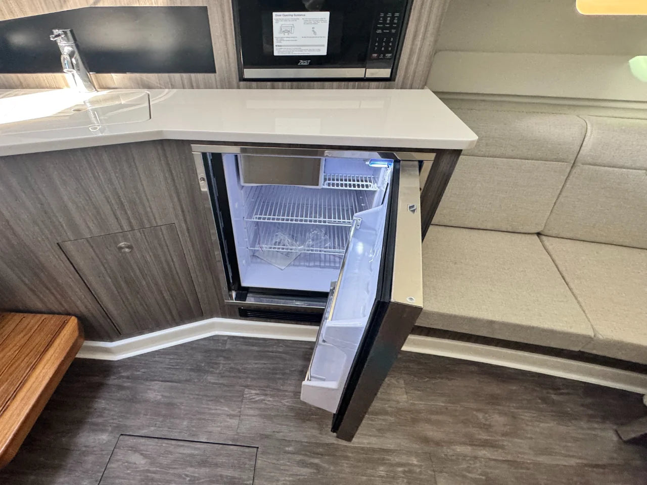 2026 Sea Ray Sundancer 370 Outboard 37.0 feet, Clearwater, Florida #24