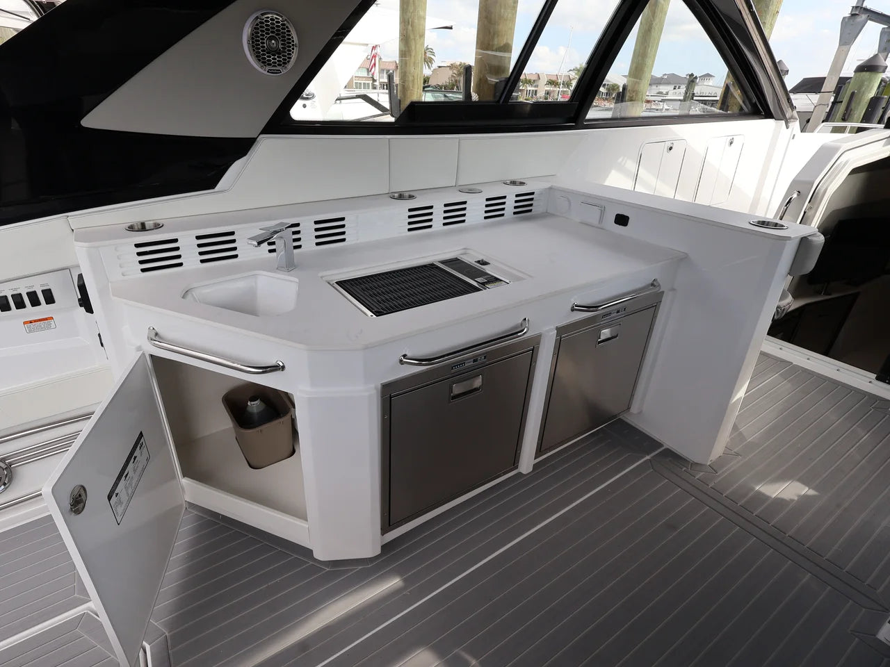 2026 Cruisers Yachts 42 GLS Outboard 42.0 feet, Clearwater, Florida #18