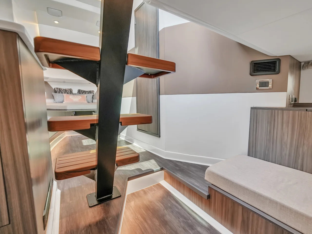 2026 Sea Ray Sundancer 370 Outboard 37.0 feet, Clearwater, Florida #35