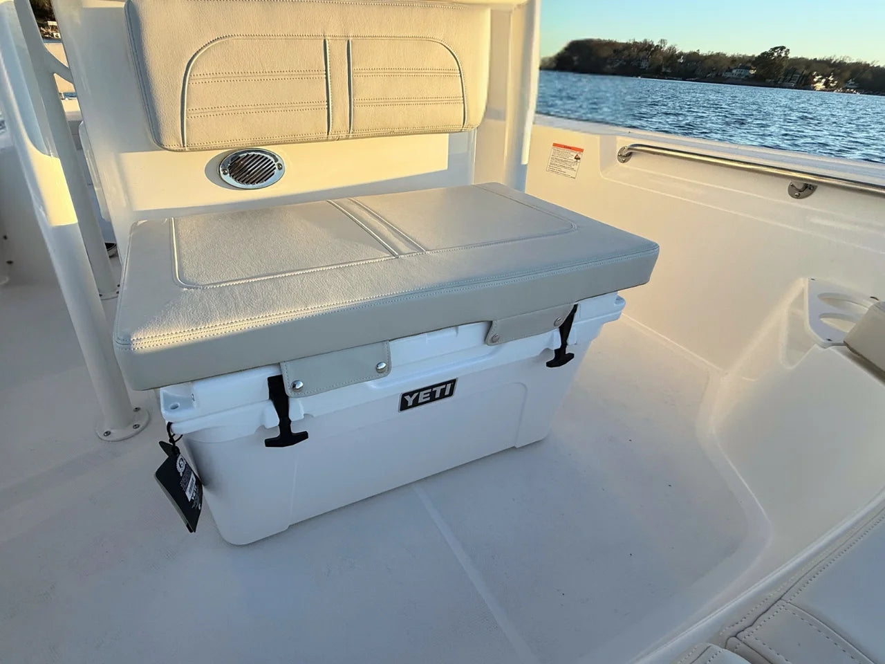2026 Boston Whaler 190 Montauk 19.0 feet, Clearwater, Florida #23
