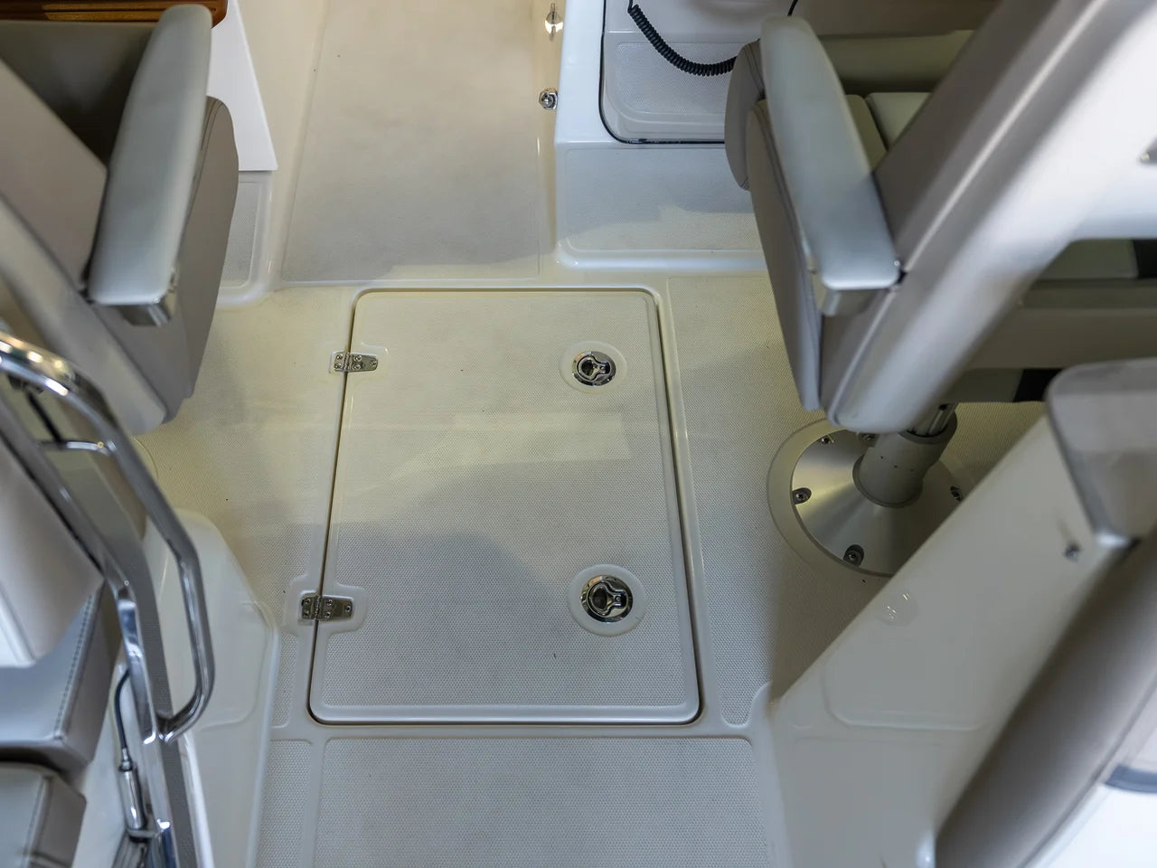 2026 Boston Whaler 330 Vantage 33.0 feet, Clearwater, Florida #46