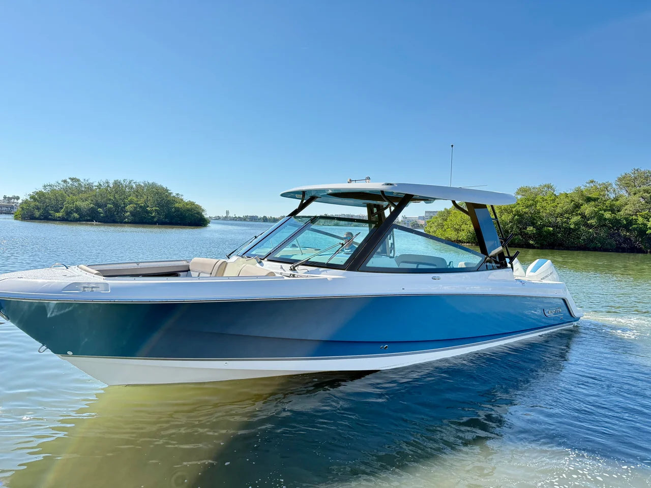 2026 Boston Whaler 330 Vantage 33.0 feet, Clearwater, Florida #19