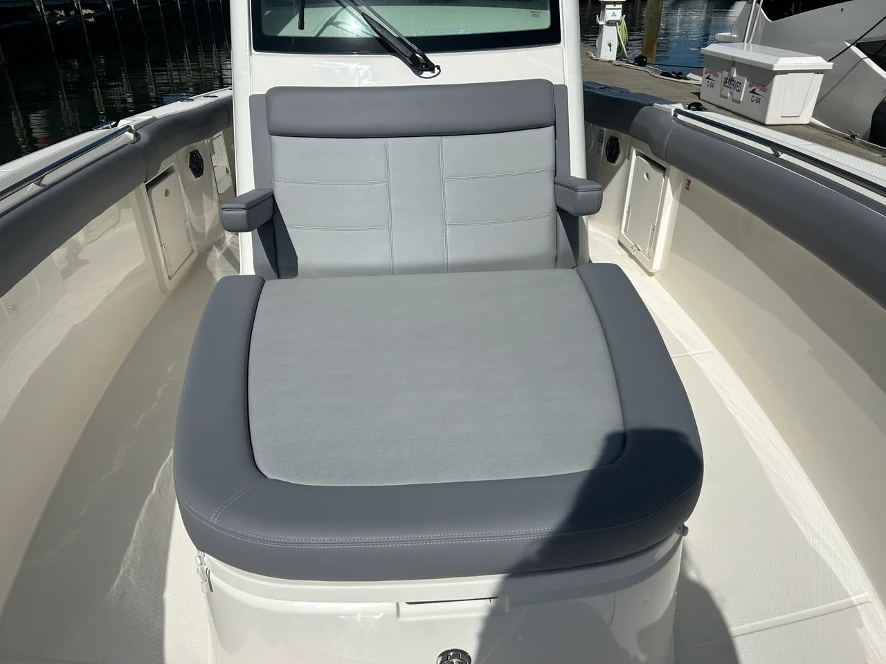 2026 Boston Whaler 330 Outrage 33.0 feet, Clearwater, Florida #36